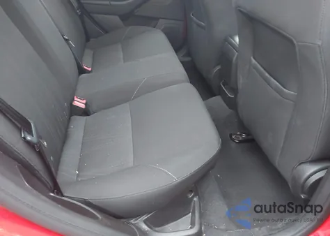 2016 Ford Focus Se z USA, uszkodzony, nr VIN 1FADP3K22GL286641